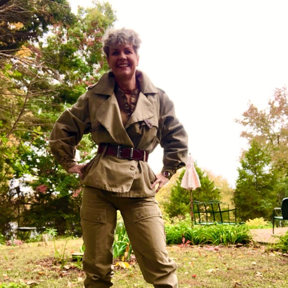 Hello.  I'm Kimi - Picture 2 of 13